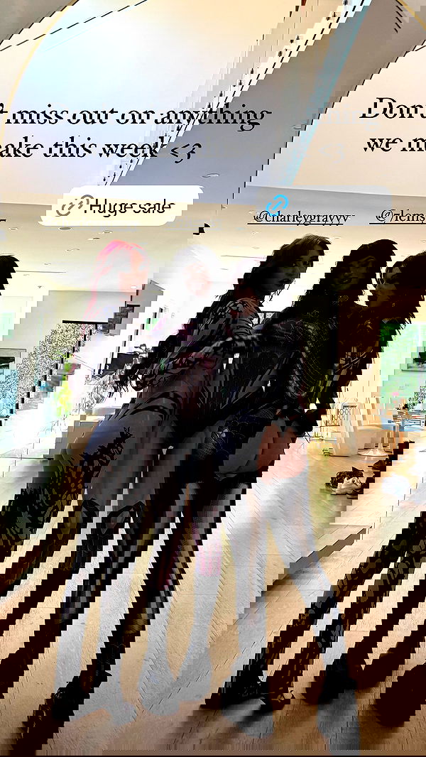 nikkibitez nikkibitez archive image