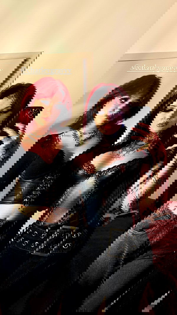 nikkibitez nikkibitez archive image