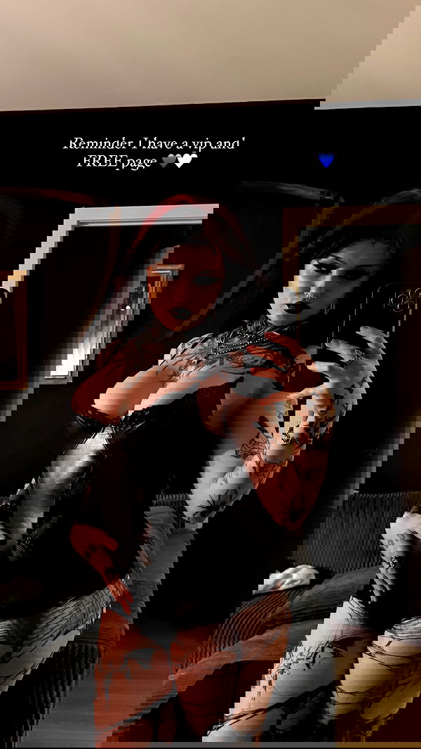 nikkibitez nikkibitez archive image