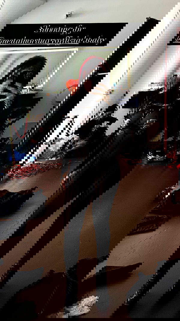 nikkibitez nikkibitez archive image