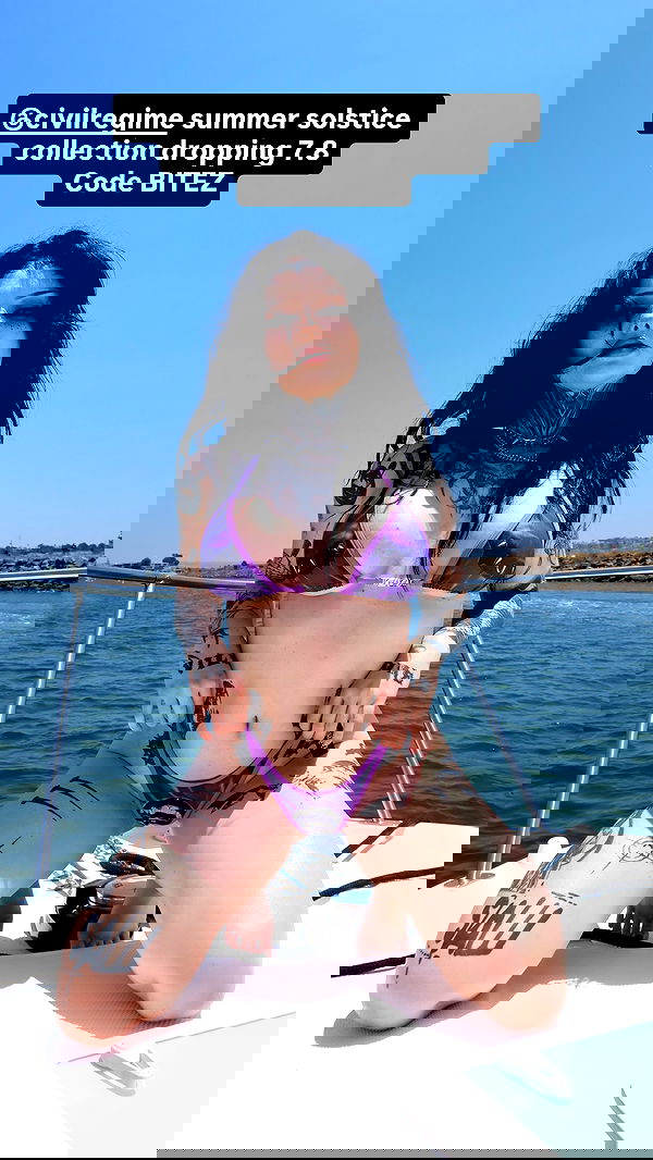 nikkibitez nikkibitez archive image