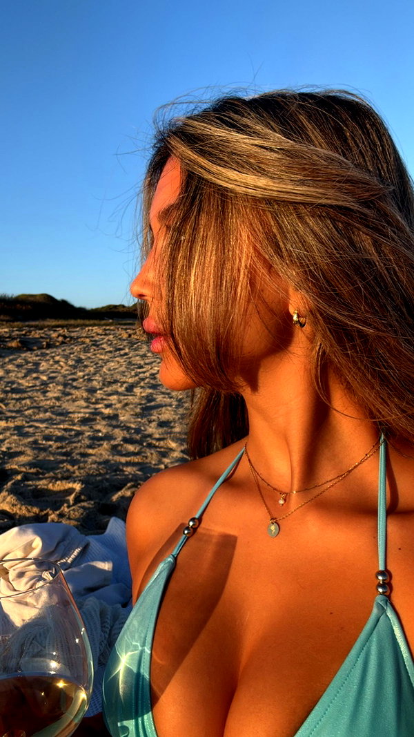 noa.benhemo instagram image archive image