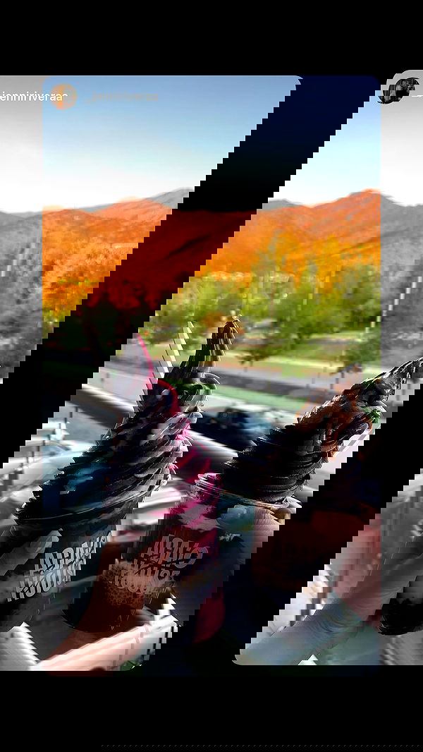 noeemiimii noeemiimii archive image