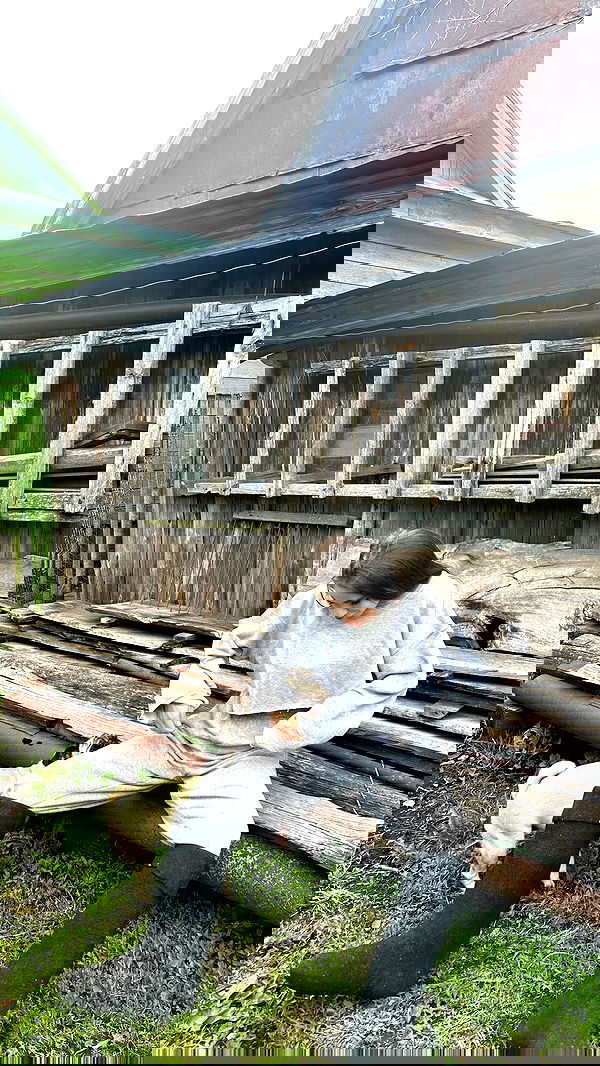 nyityam nyityam archive image