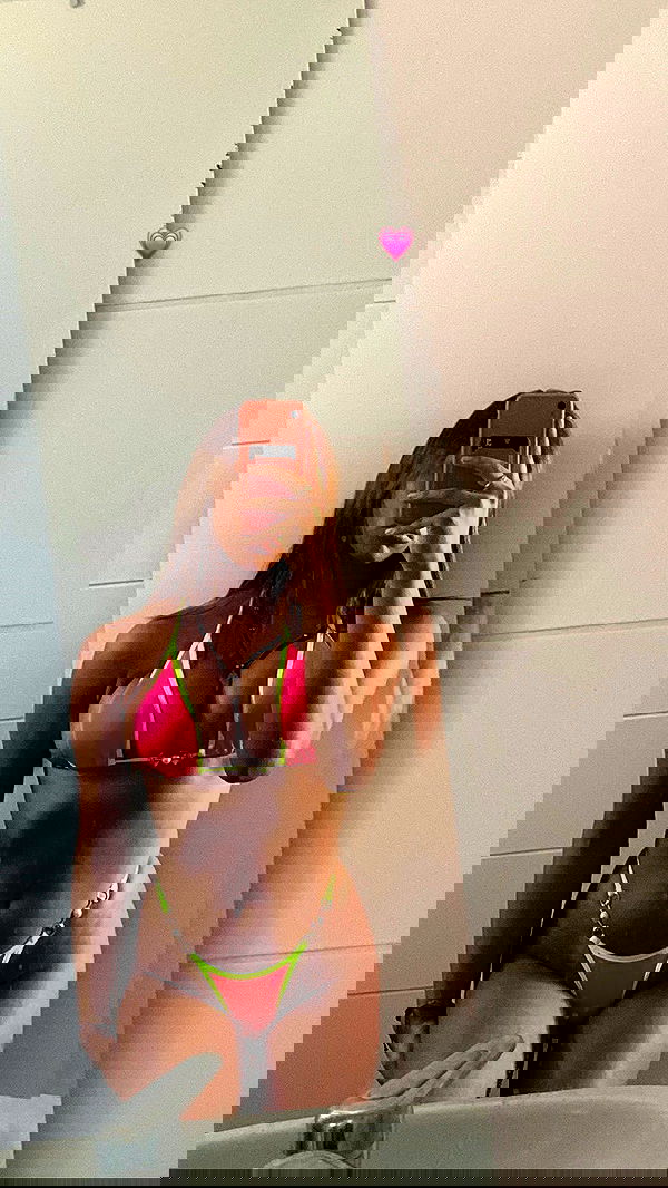 paula_valentina_gomez image ~ Altpins