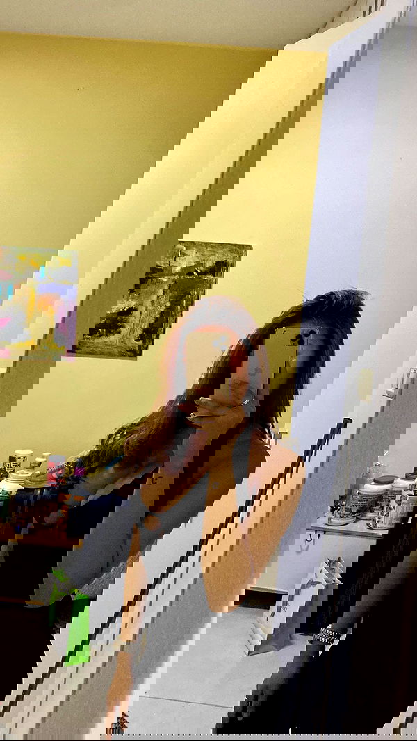 paula_valentina_gomez image ~ Altpins