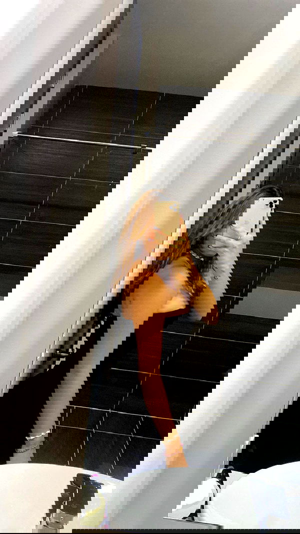 paula_valentina_gomez image ~ Altpins