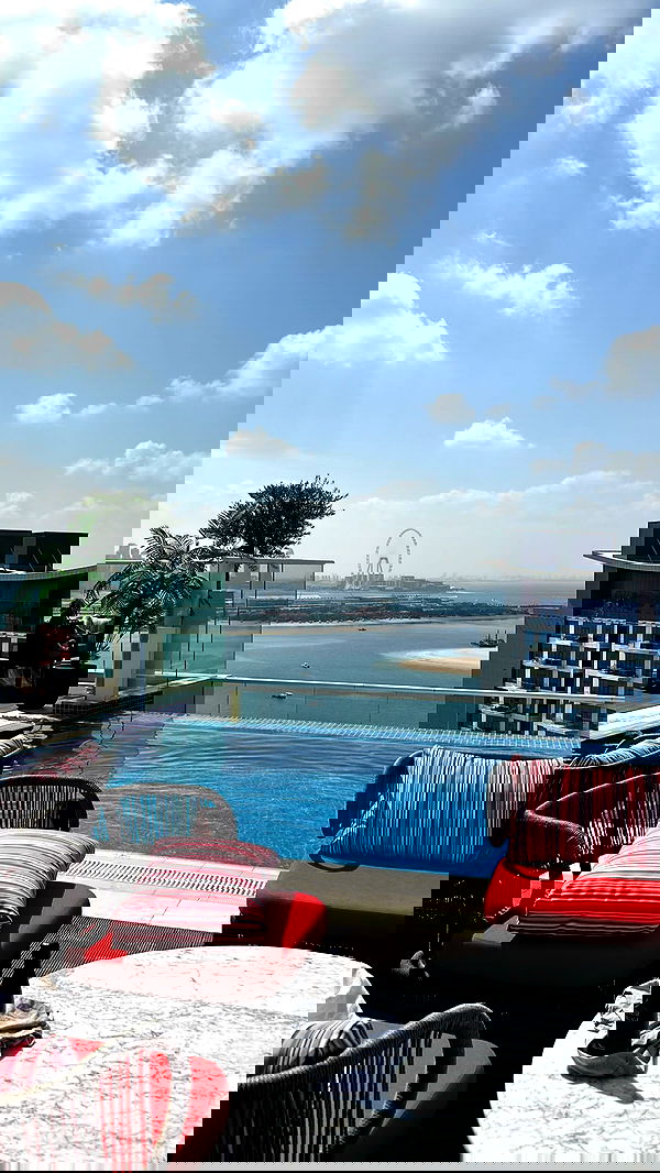 paula_valentina_gomez image ~ Altpins