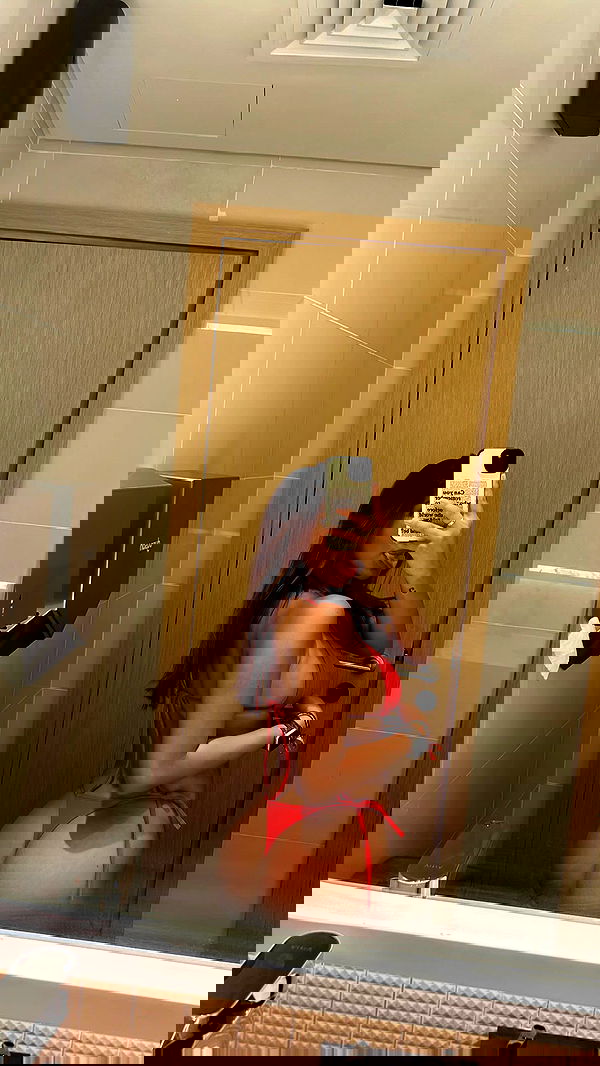 paula_valentina_gomez image ~ Altpins