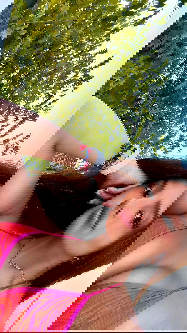 paula_valentina_gomez image ~ Altpins