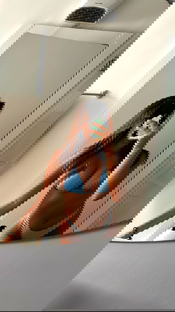 paula_valentina_gomez image ~ Altpins