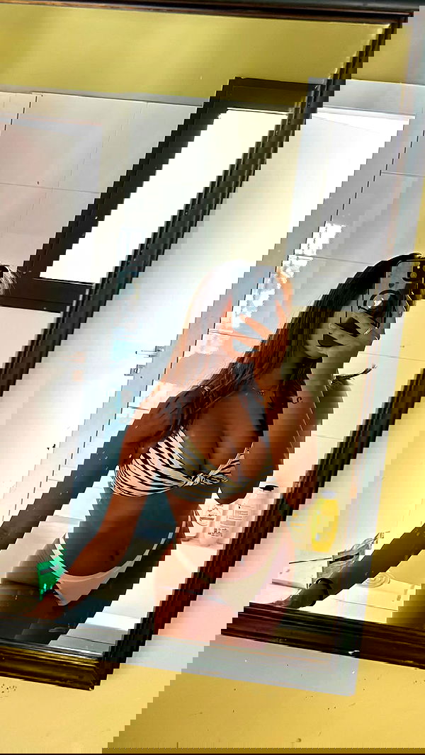 paula_valentina_gomez image ~ Altpins