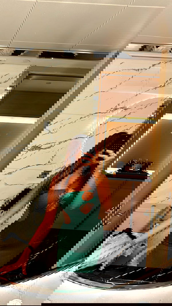 paula_valentina_gomez image ~ Altpins