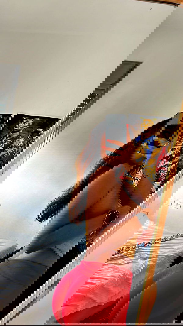 paula_valentina_gomez image ~ Altpins