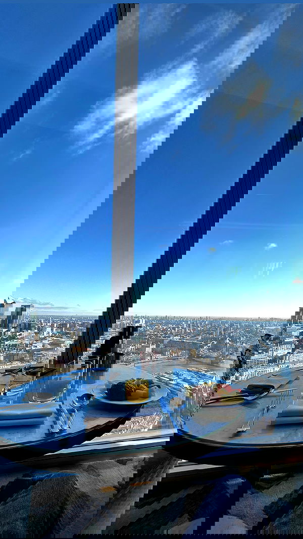 paula_valentina_gomez image ~ Altpins