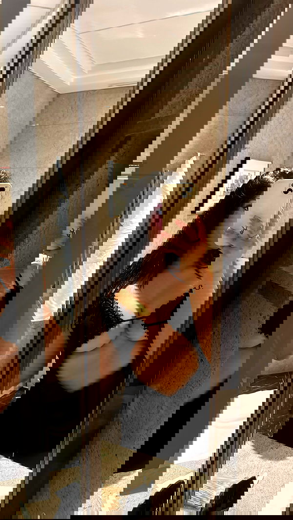 paula_valentina_gomez image ~ Altpins