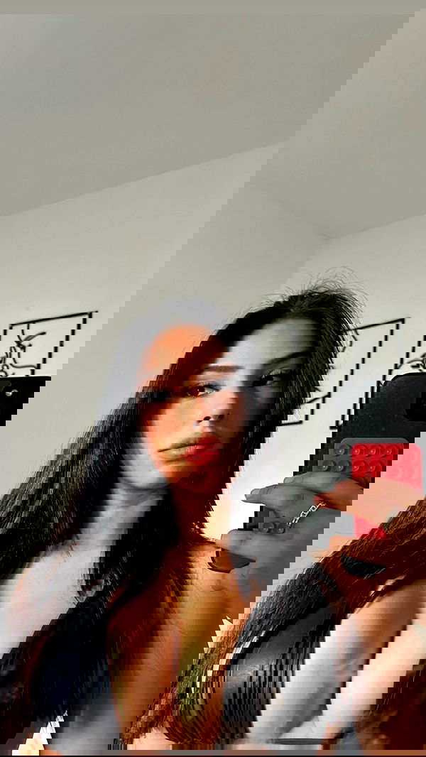 paula_valentina_gomez image ~ Altpins