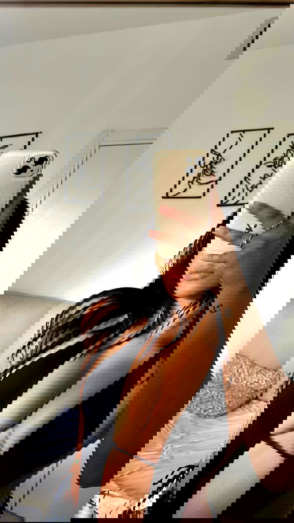 paula_valentina_gomez image ~ Altpins