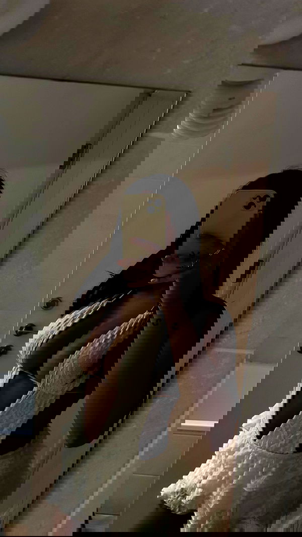 paula_valentina_gomez image ~ Altpins