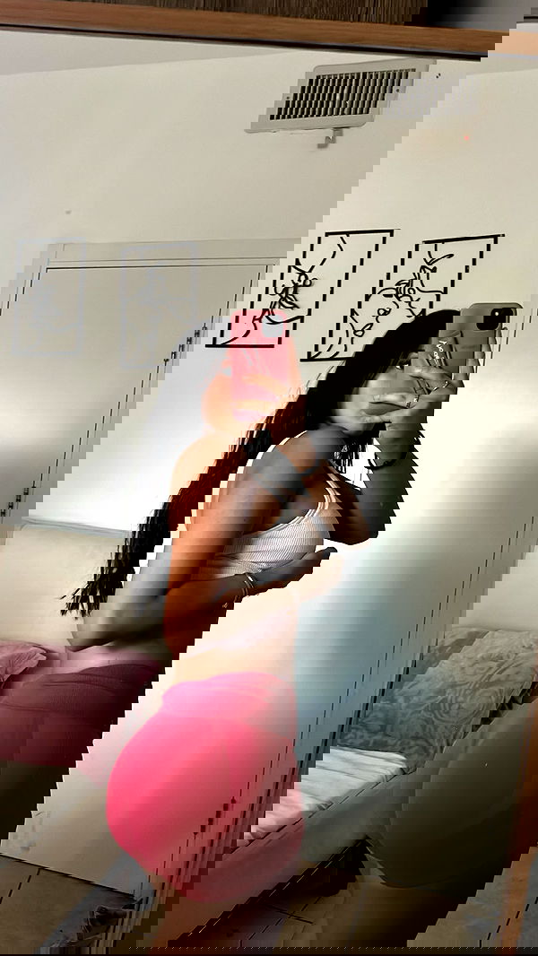 paula_valentina_gomez image ~ Altpins