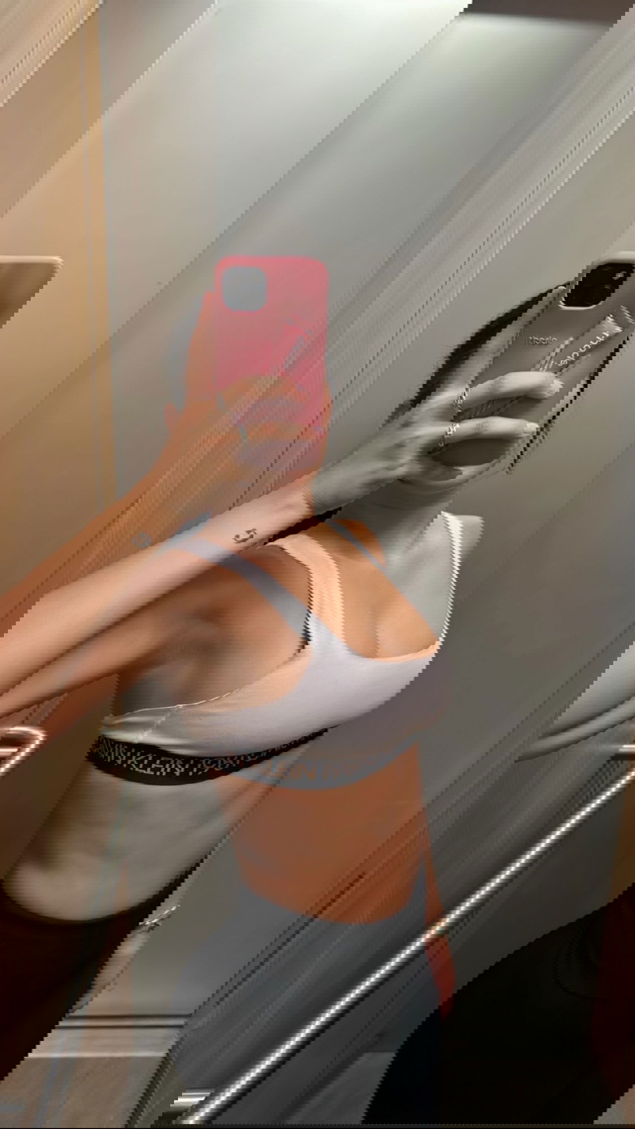 paula_valentina_gomez instagram image archive image