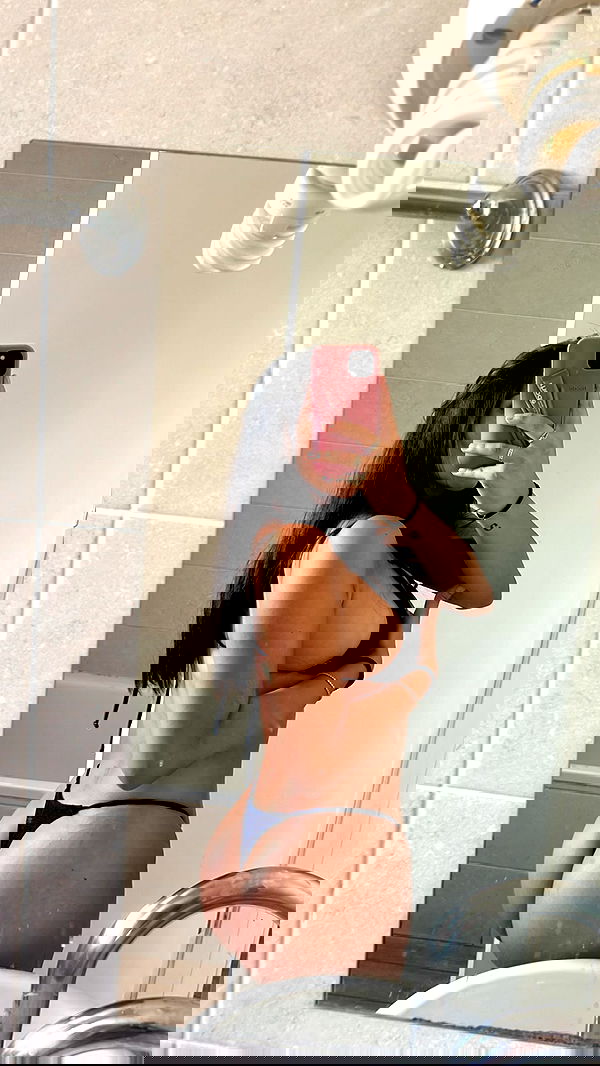 paula_valentina_gomez image ~ Altpins