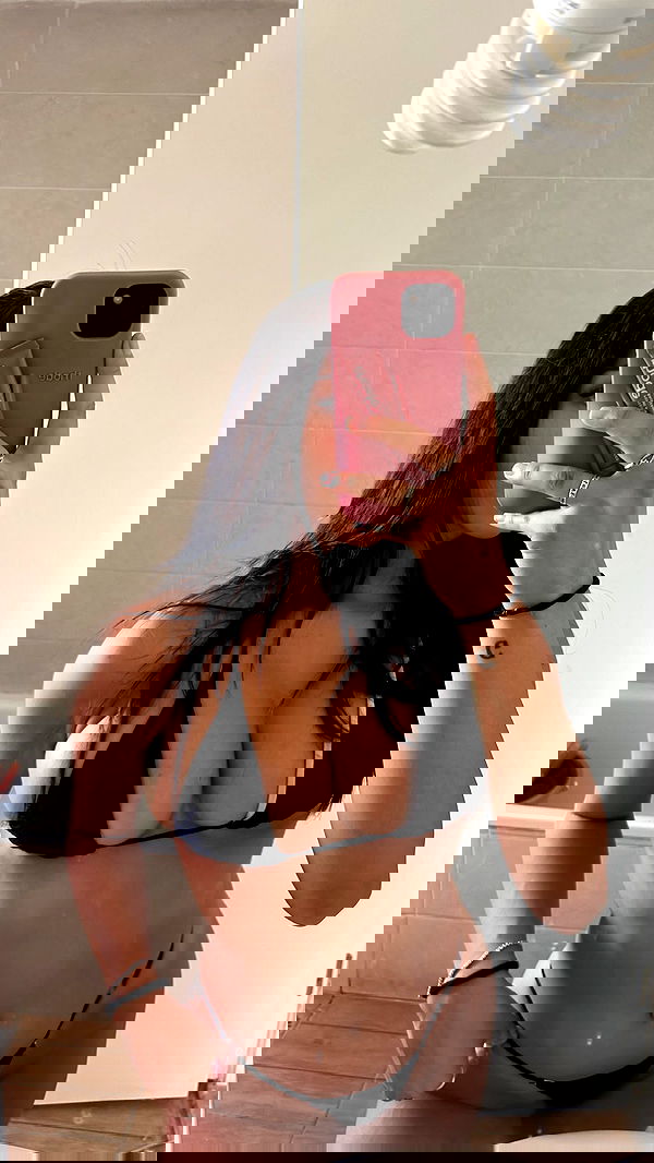 paula_valentina_gomez image ~ Altpins