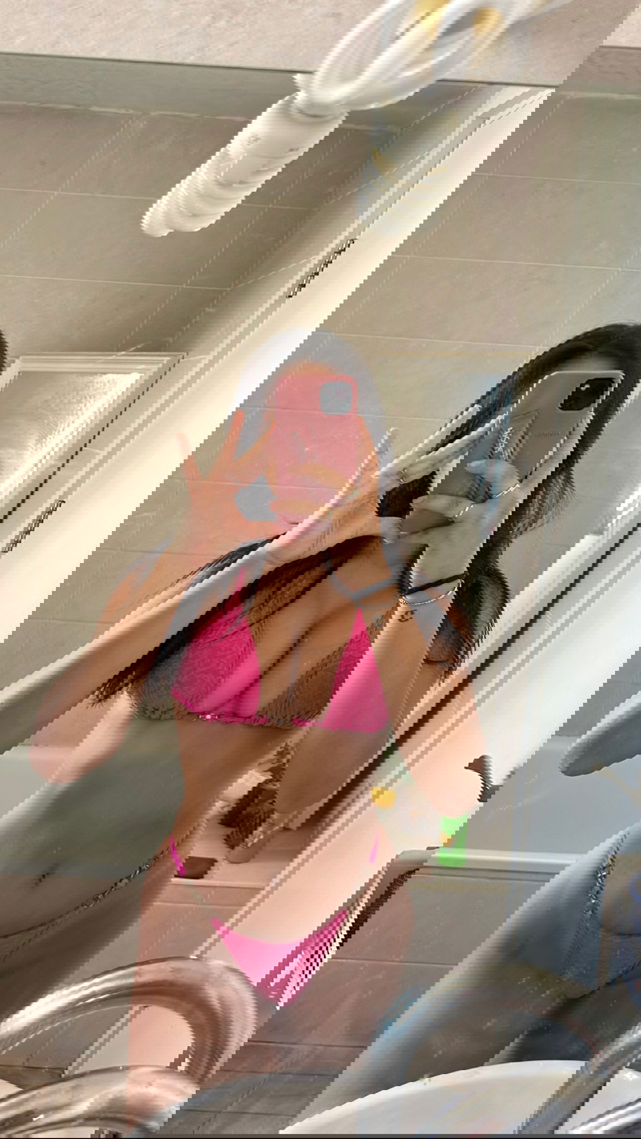 paula_valentina_gomez instagram image archive image