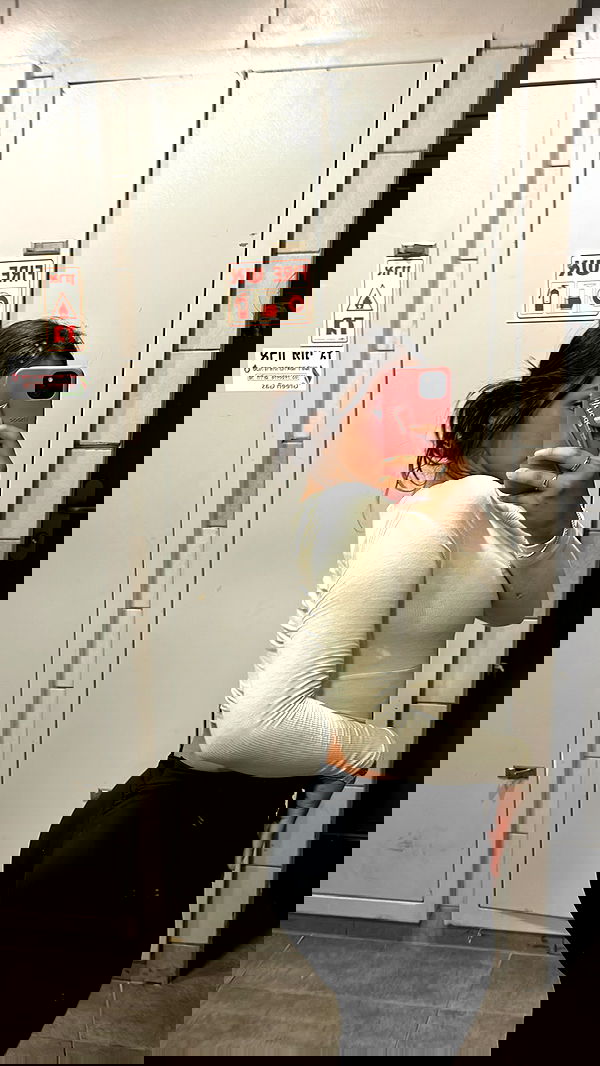 paula_valentina_gomez image ~ Altpins