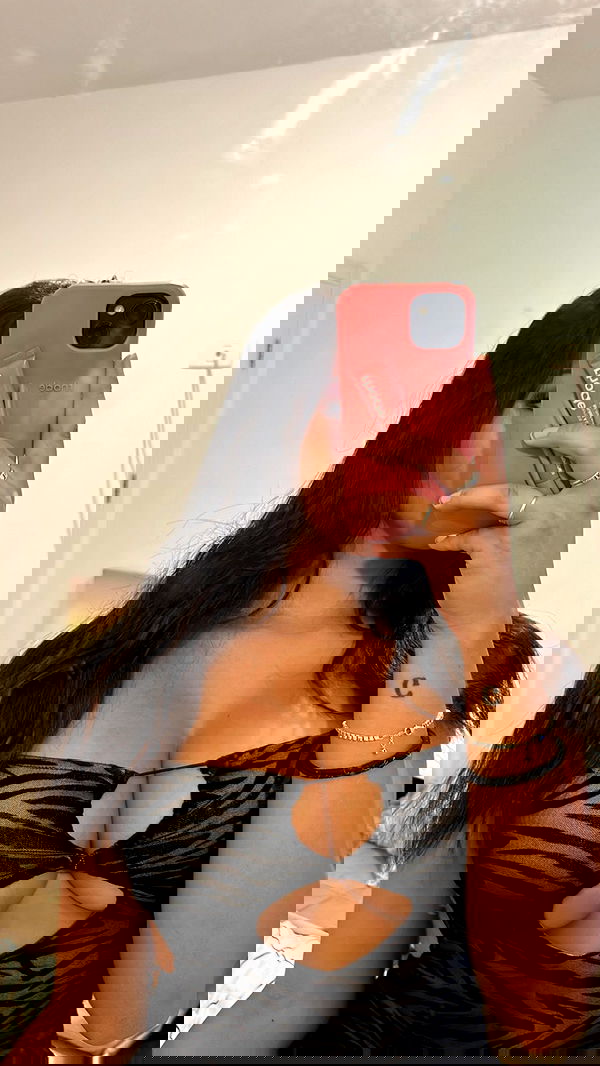 paula_valentina_gomez image ~ Altpins