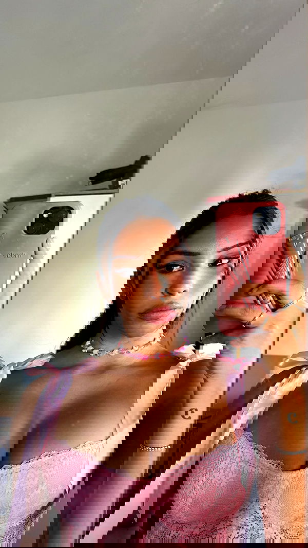 paula_valentina_gomez image ~ Altpins