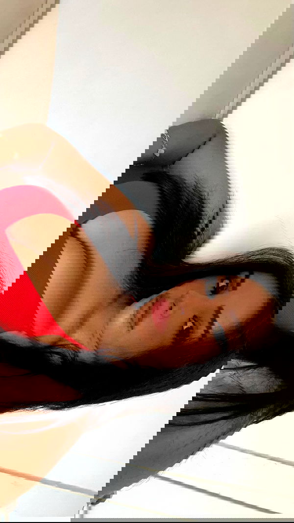 paula_valentina_gomez image ~ Altpins