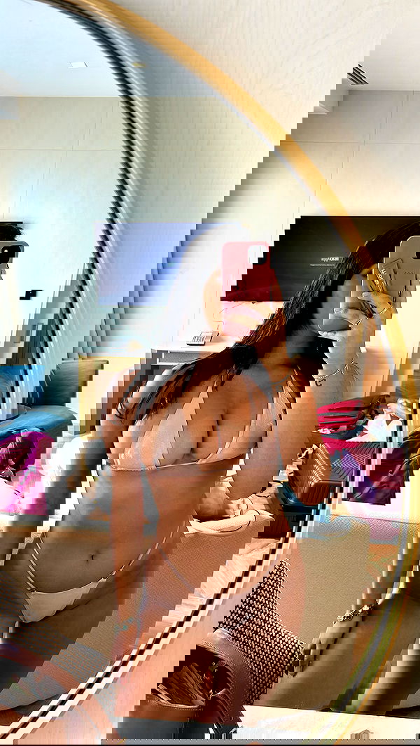 paula_valentina_gomez image ~ Altpins