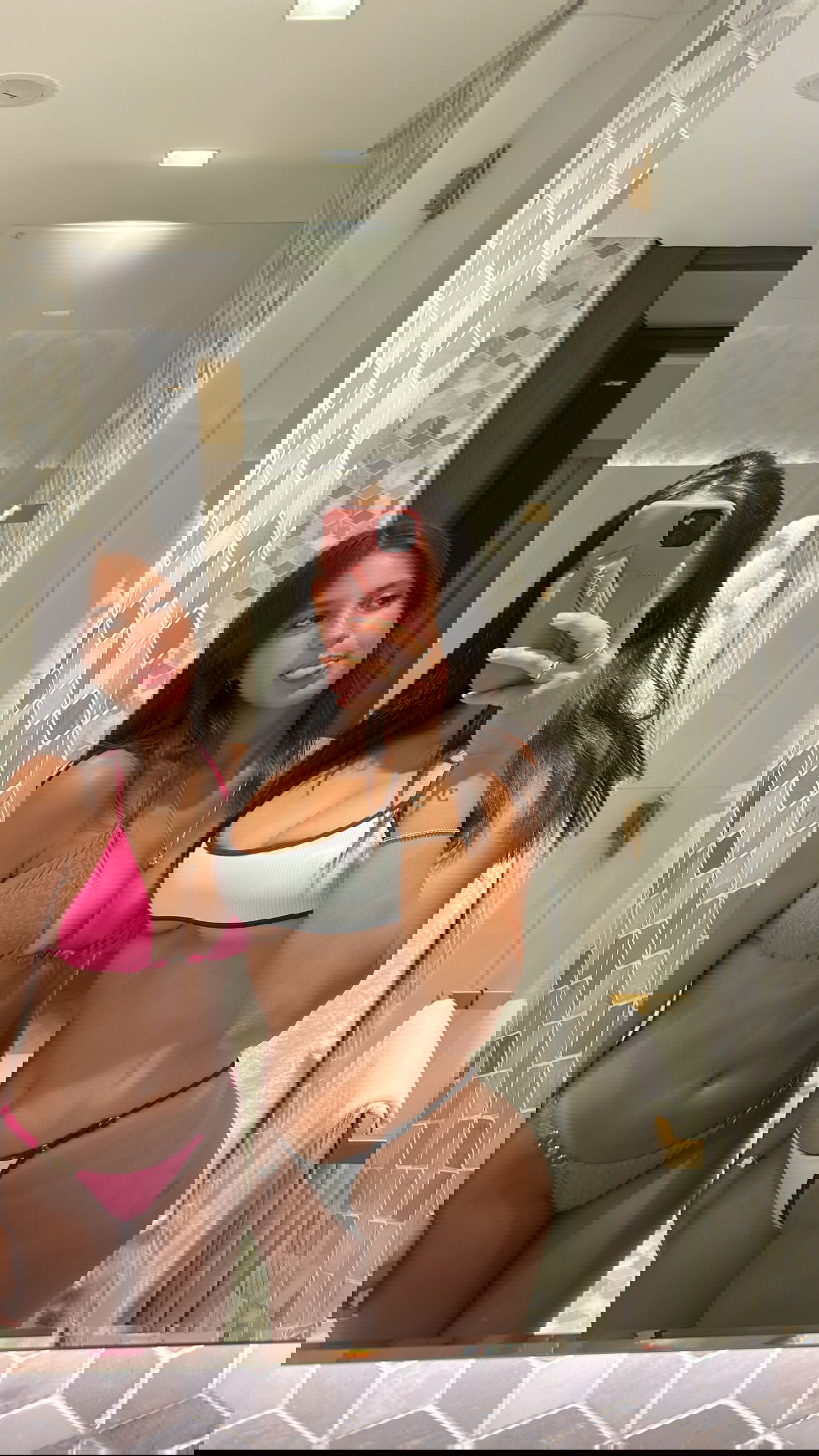 paula_valentina_gomez instagram image archive image