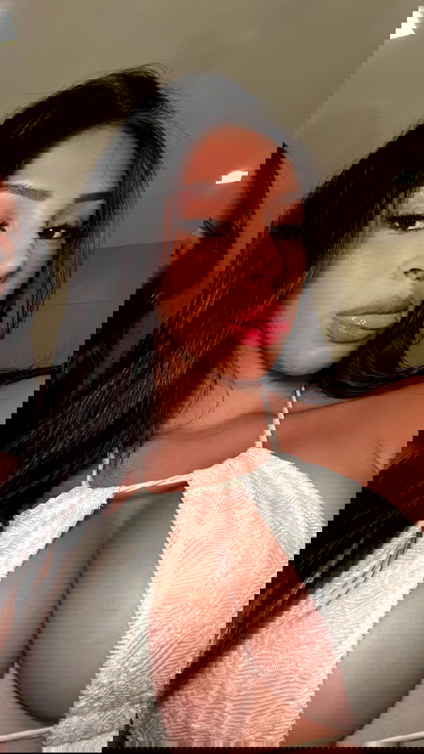 paula_valentina_gomez image ~ Altpins