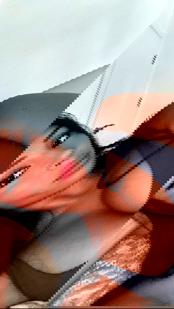 paula_valentina_gomez image ~ Altpins