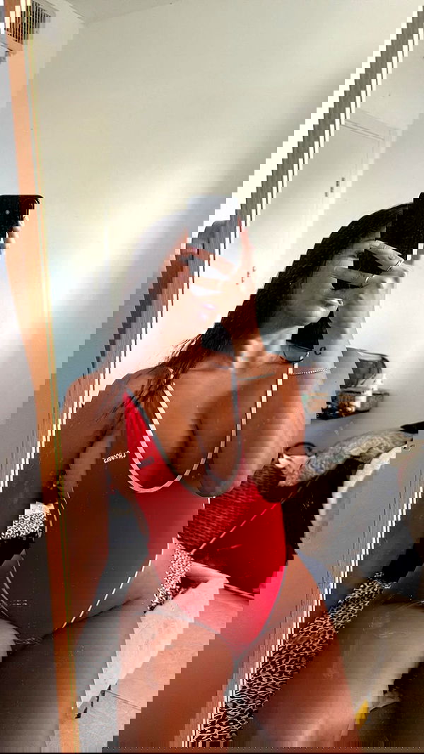 paula_valentina_gomez image ~ Altpins