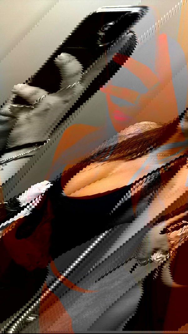 paula_valentina_gomez image ~ Altpins