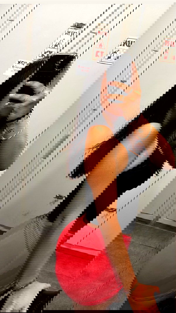 paula_valentina_gomez image ~ Altpins