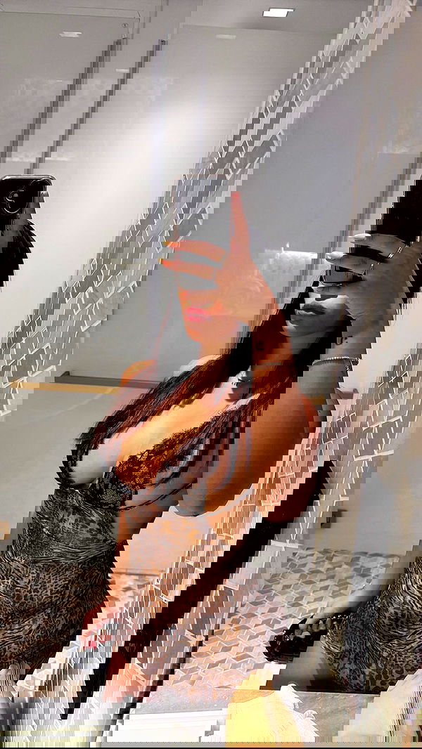 paula_valentina_gomez image ~ Altpins