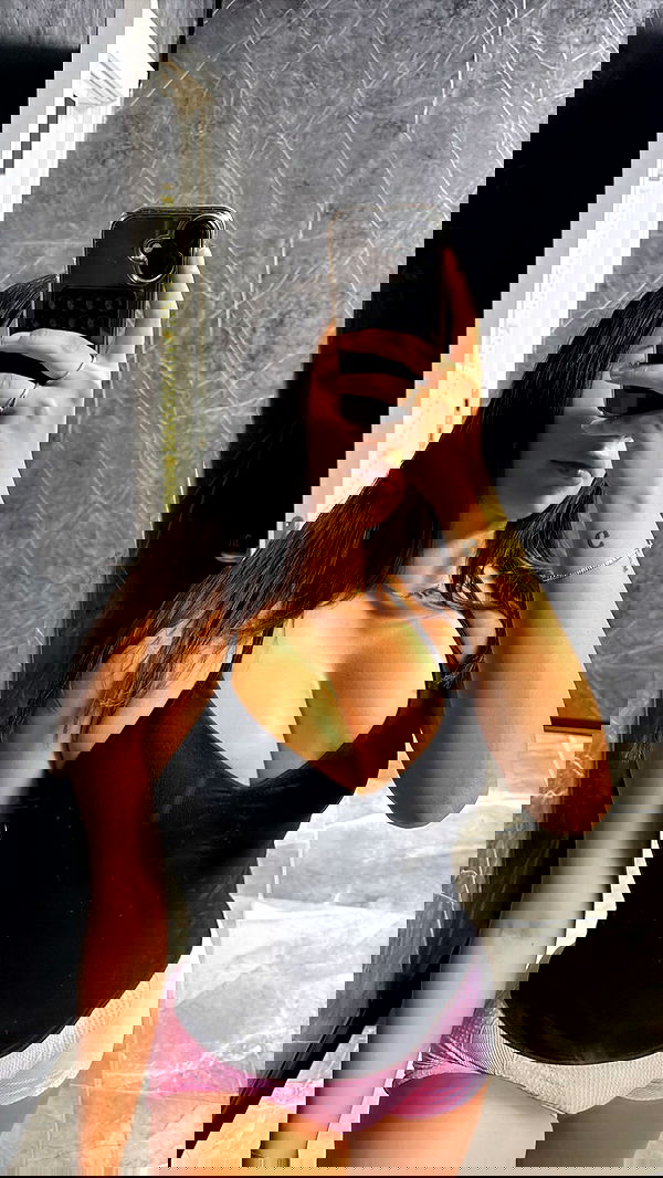 paula_valentina_gomez image ~ Altpins