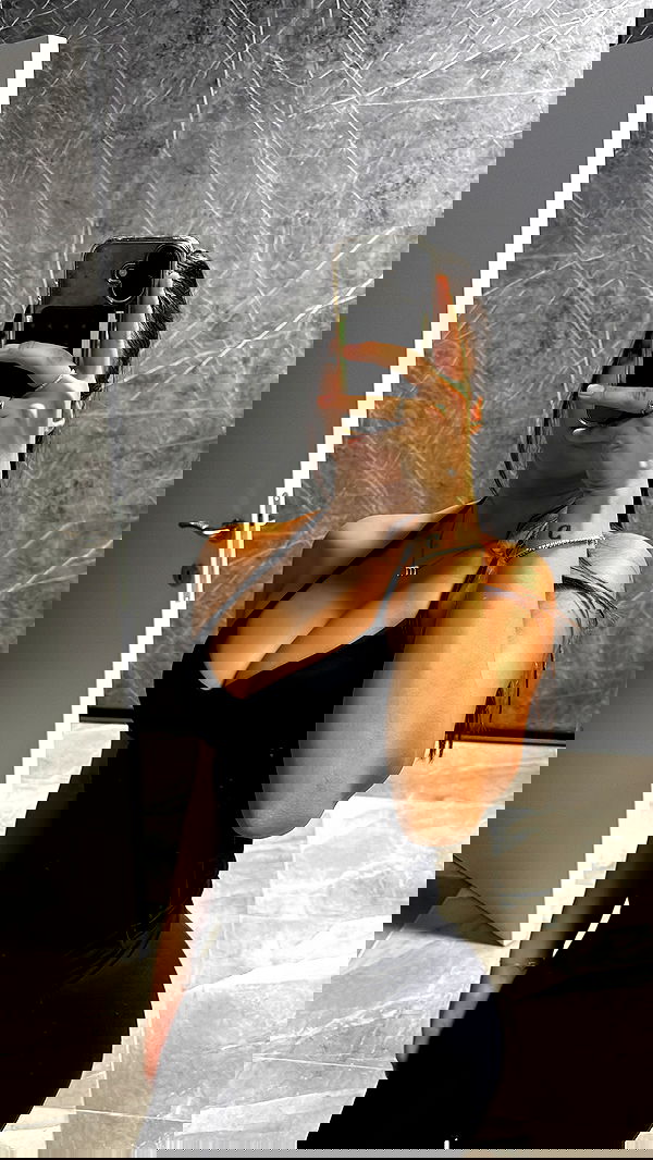 paula_valentina_gomez image ~ Altpins