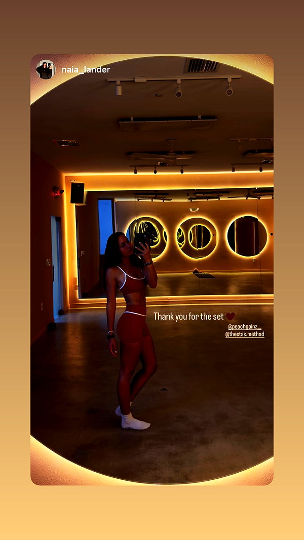 peachgainz__ instagram image archive image