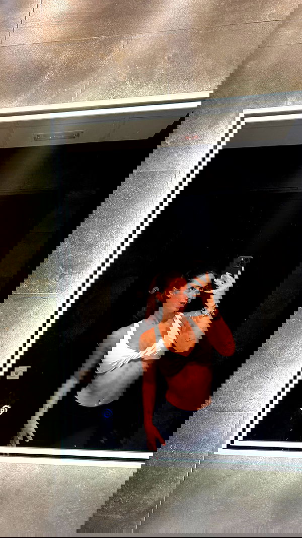 rebeccaschez rebeccaschez archive image