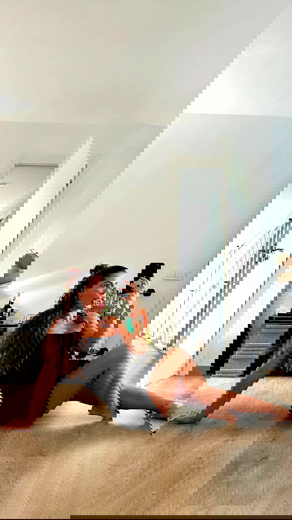 rebeccaschez rebeccaschez archive image