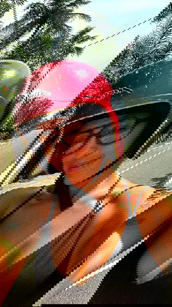 rebeccaschez rebeccaschez archive image