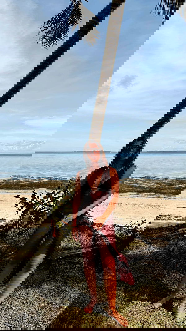 rebeccaschez rebeccaschez archive image