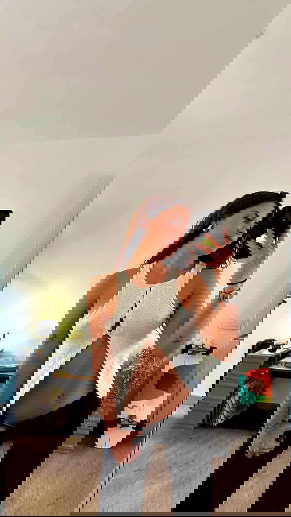 rebeccaschez rebeccaschez archive image