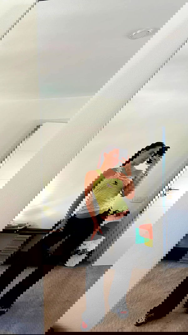 rebeccaschez rebeccaschez archive image