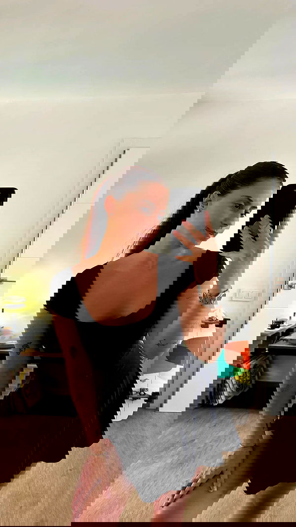 rebeccaschez rebeccaschez archive image